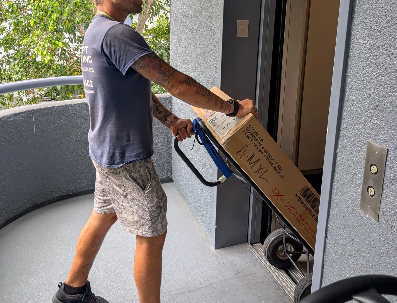Adept Moving truck on Sepulveda Boulevard in Culver City, 90230